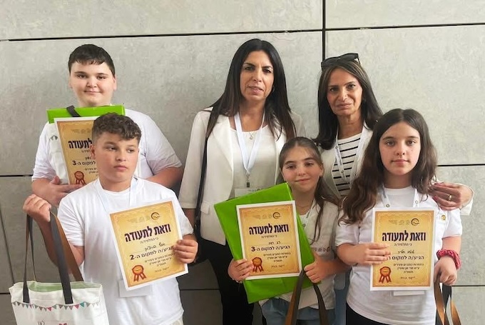 תלמידי עפולה כיכבו בתחרות כתיבה ארצית שהתקיימה בהרצליה